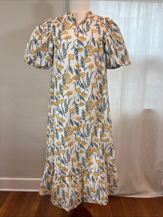 Hyacinth House Dresses & Skirts - Hyacinth House White Mimi Midi Dress. Yellow Floral Print. Puff Sleeves. S. NWOT